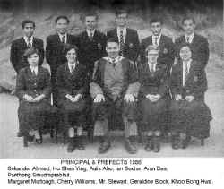 1956 Prin & Prefects.jpg (64521 bytes)