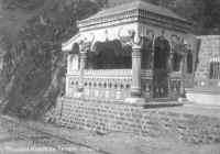 Bhuddist Temple.jpg (53765 bytes)