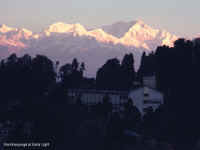Kanchenjunga at Early Light.jpg (51508 bytes)