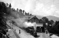 Old Darjeeling Station.jpg (492984 bytes)