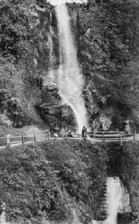 Victoria_Falls.jpg (92242 bytes)