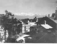 darjeelinginthe1930s.jpg (76673 bytes)